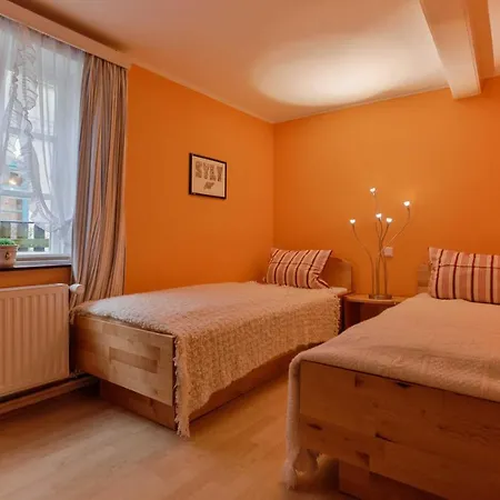 Friesenhaus Sophies Hues _ App Car * Keitum